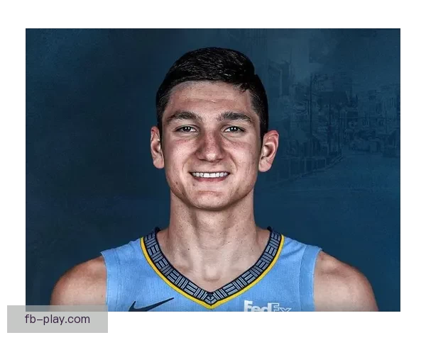 格雷森阿伦生涯总助攻突破1000次新里程碑展现全能成长